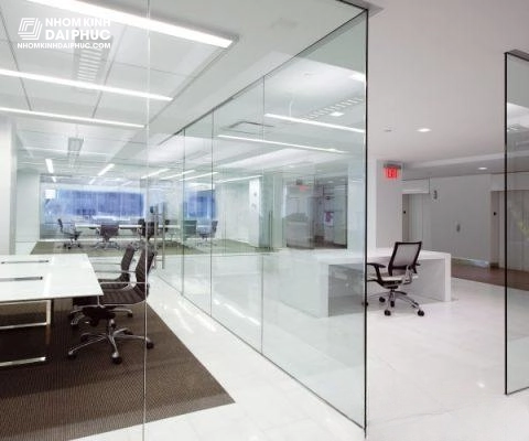 Vách văn phòng kính cường lực 10 ly