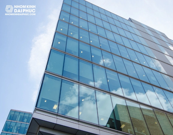 Vách Kính Mặt Dựng