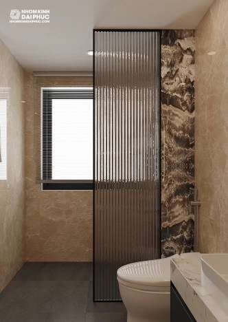 Vách kính sọc toilet