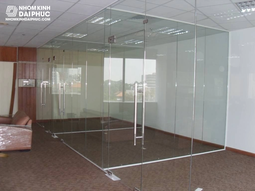 Vách kính văn phòng