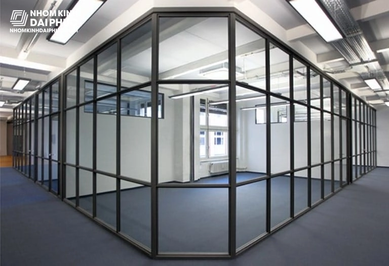 Vách kính xingfa trong tòa nhà văn phòng
