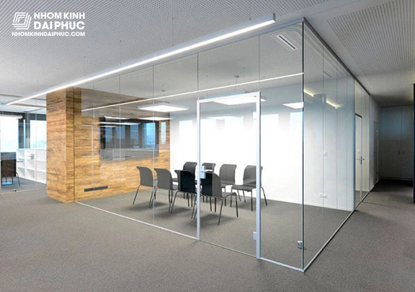 Vách kính cường lực 10ly