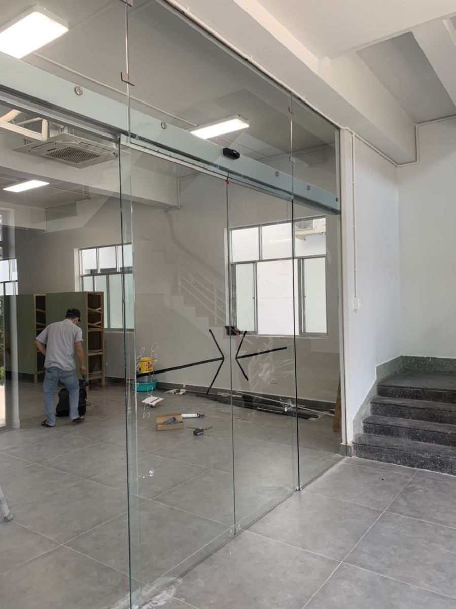 Mẫu cửa lùa tự động