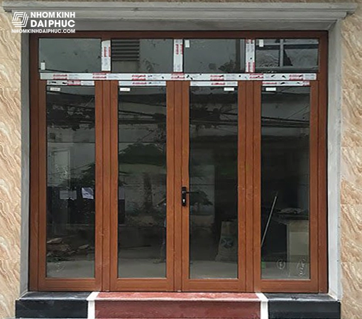 Cửa nhôm Xingfa 4 cánh mở quay vân gỗ